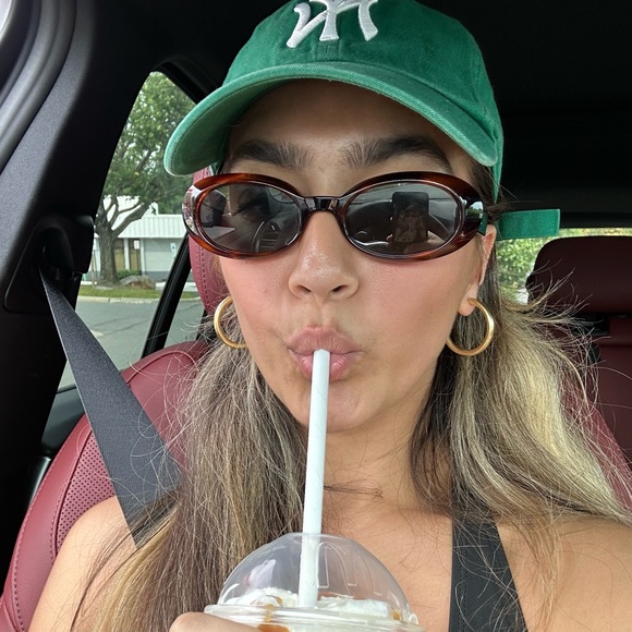 Meet your Posher, Doniya - Picture 1 of 1